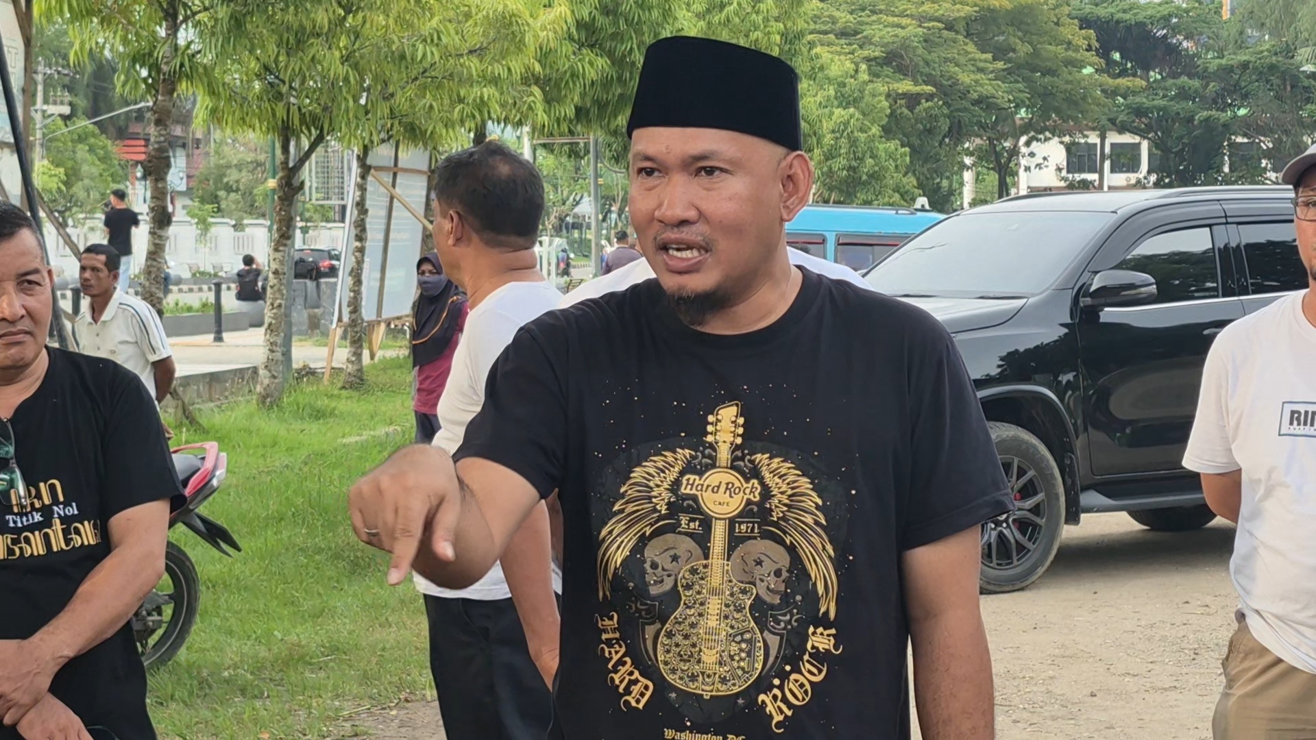 Pemkot Kendari Jemput Aspirasi Petugas Kebersihan Pemuat Sampah, Beri "Angin Segar" Terkait Insentif Pekerja 3