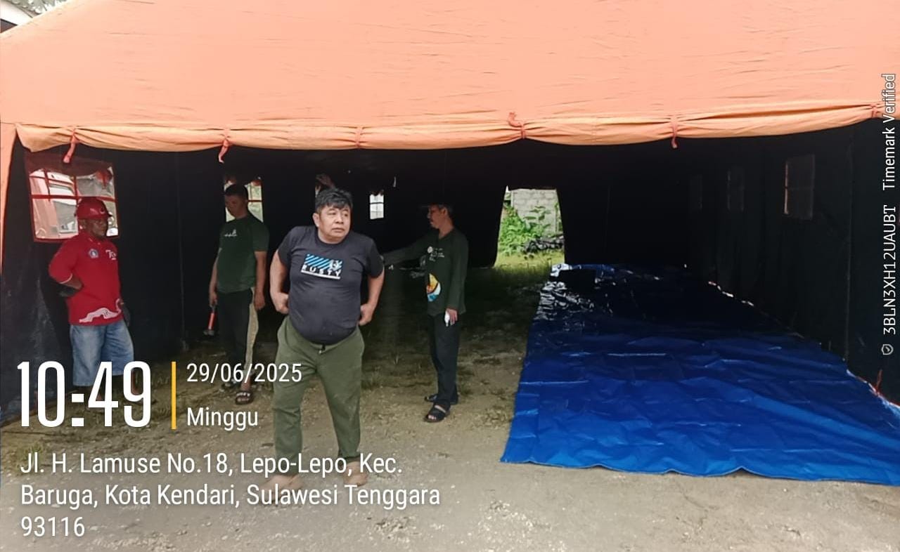 Tanggap Cepat Atasi Bencana, Pemkot Kendari Dirikan Dapur Umum dan Tenda Darurat di Lokasi Banjir 3