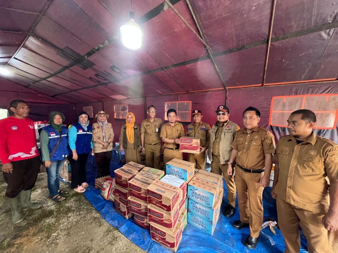ASN Pemkot Kendari Kompak Bergerak, All Out Salurkan Bantuan untuk Korban Banjir Kali Wanggu 4