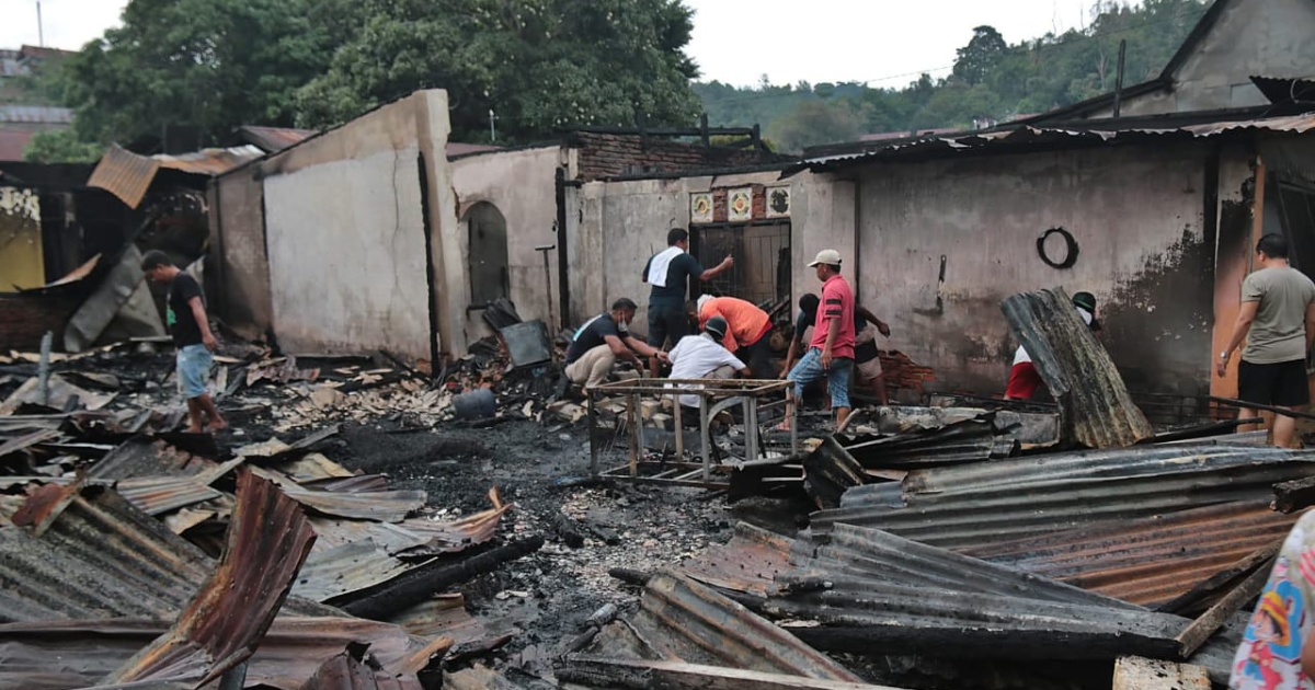 Kondisi asrama polisi Kemaraya usai dilalap api. Dok: Istimewa.