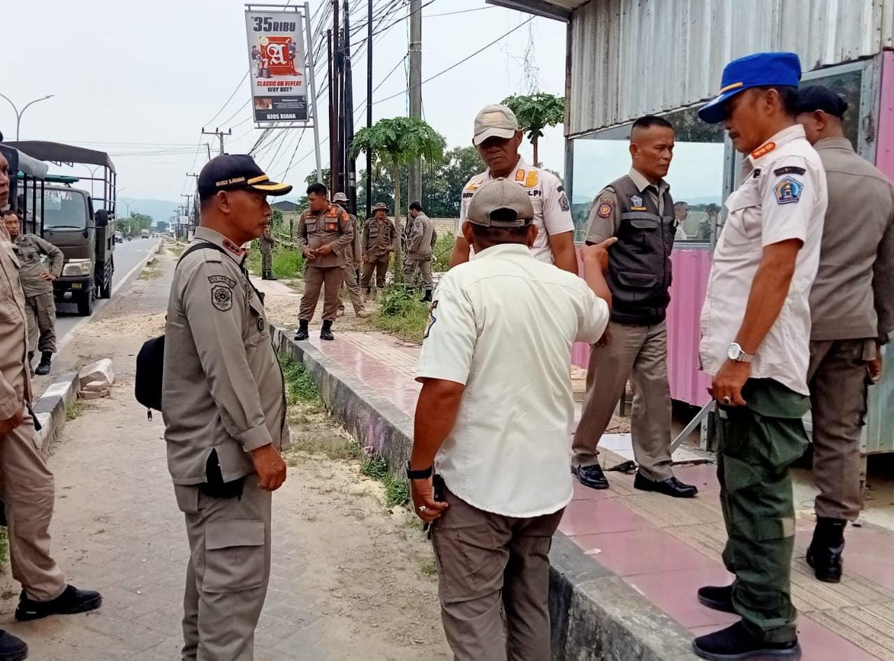 Penertiban Humanis di Jalan Martandu, Satpol PP Edukasi Pedagang Demi Wajah Kendari yang Indah 3