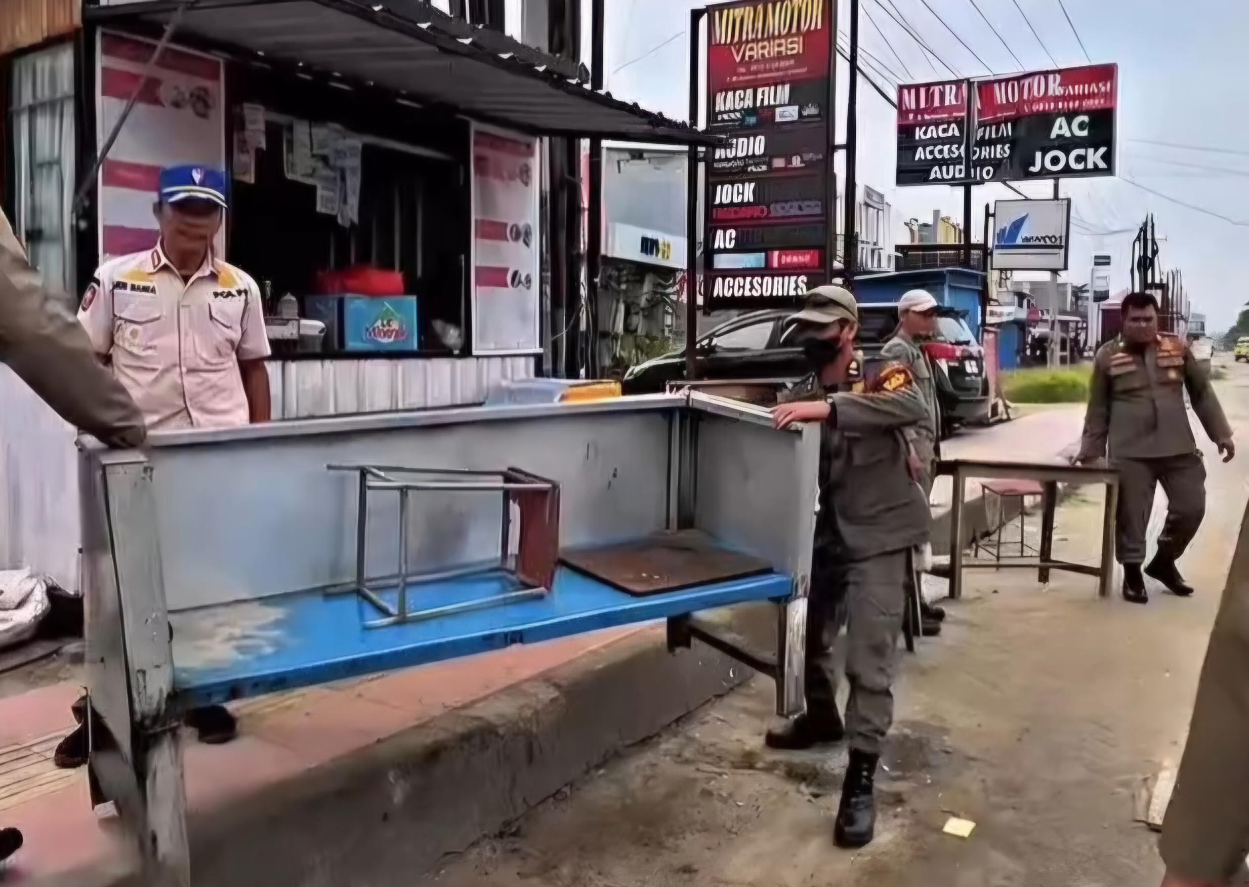 Penertiban Humanis di Jalan Martandu, Satpol PP Edukasi Pedagang Demi Wajah Kendari yang Indah 2