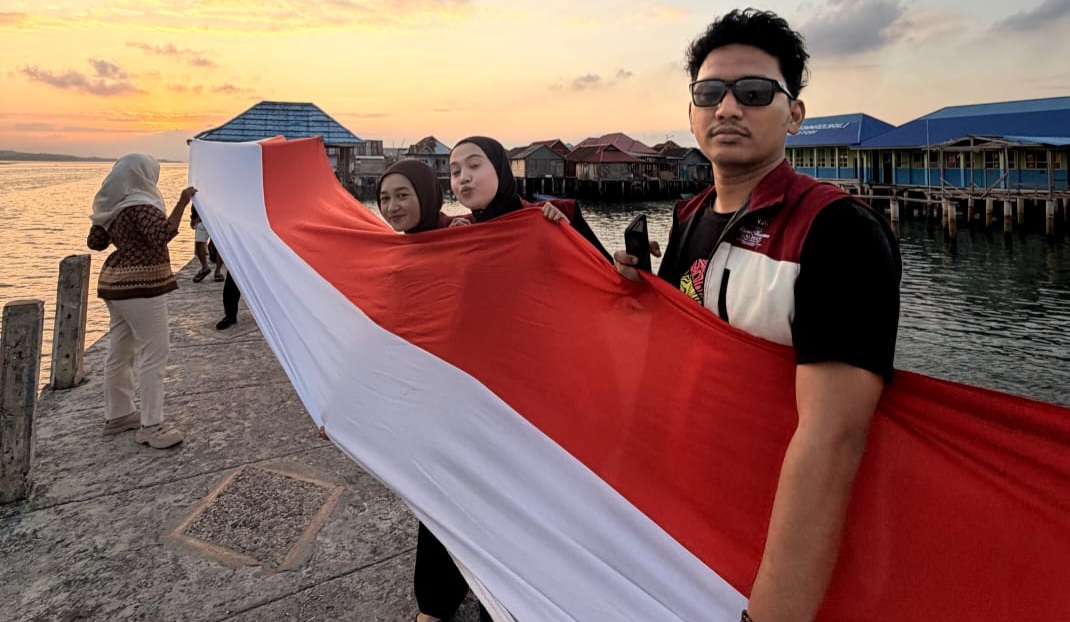 Pertama Dalam Sejarah Wakatobi, Merah Putih 108 Meter Berkibar di Langit Mola 3